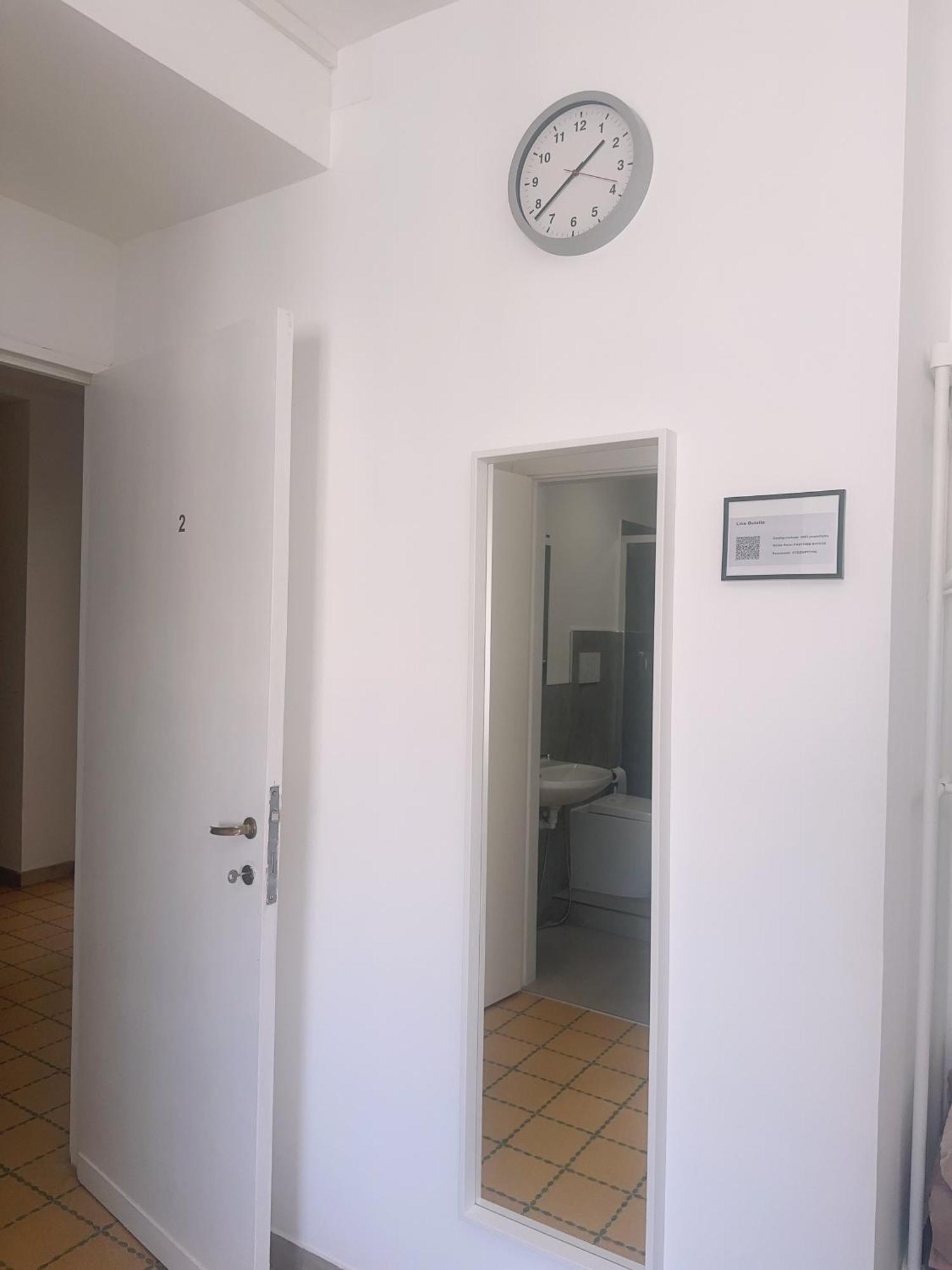 Lisa House Hostel Рим Екстериор снимка