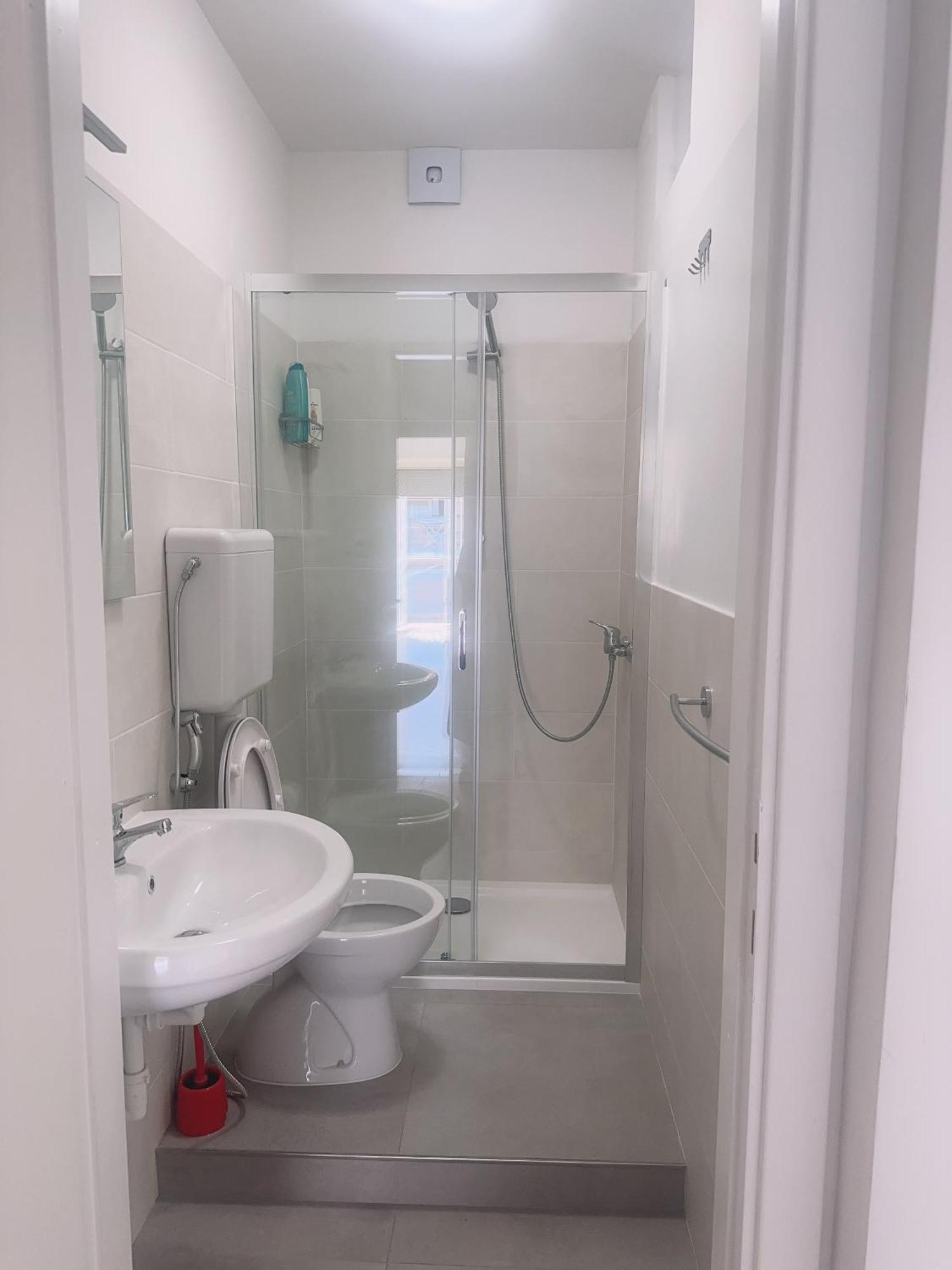 Lisa House Hostel Рим Екстериор снимка